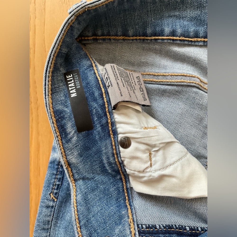 NWOT, Kurt from the Kluth “Natalie” Boot Cut Mid Rise Blue Jeans, Size 0 - Picture 6 of 9
